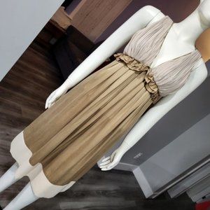 NINE - Gold V-Neck sleepless dress